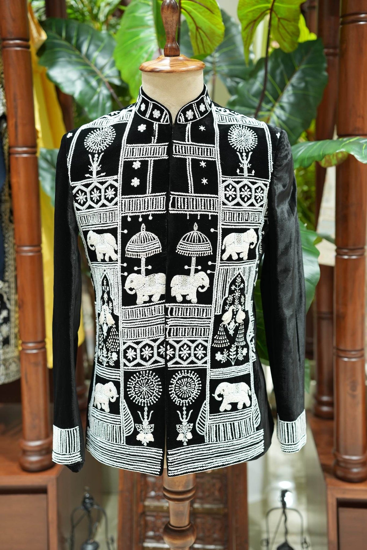 Royal Heritage Black Embroidered Suits