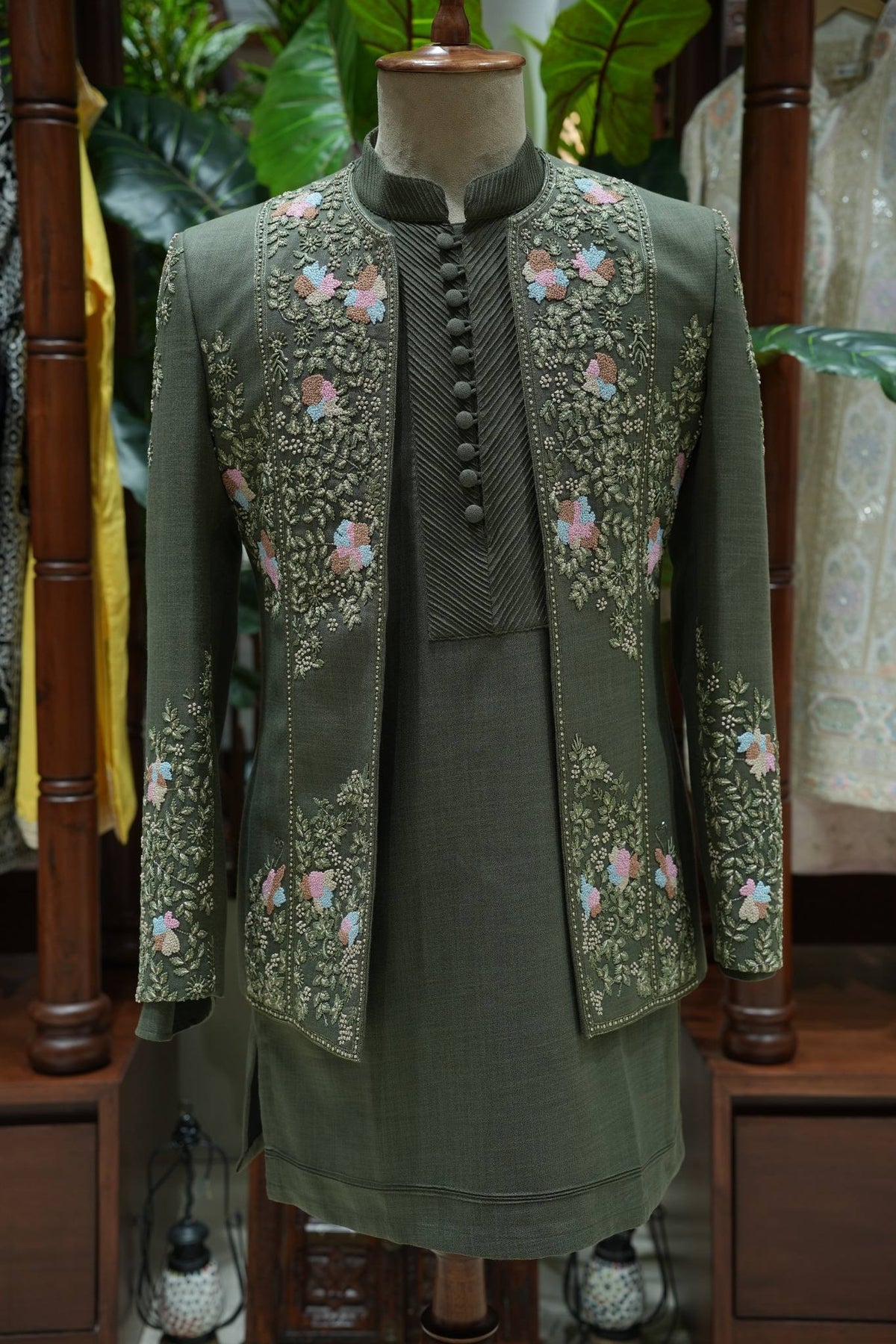 Zar-e-Sabz Embroidered Sherwani